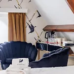 The Black Swan Hotel